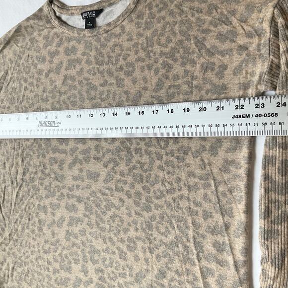 Buffalo by DavidBitton Women Long Sleeve Crewneck Knit Blouse size S,Leopard Tan - Picture 3 of 7